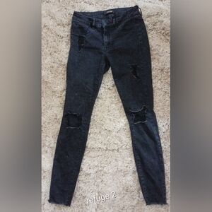 Refuge Black Distressed Jeans